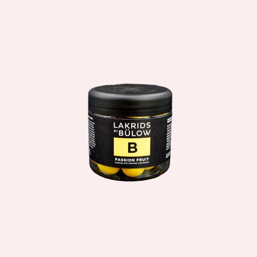 Lakrids by Bülow B - Passion fruit. On alkuperäinen lakupallo, jonka makua ei voi verrata muihin vastaaviin tuotteisiin.